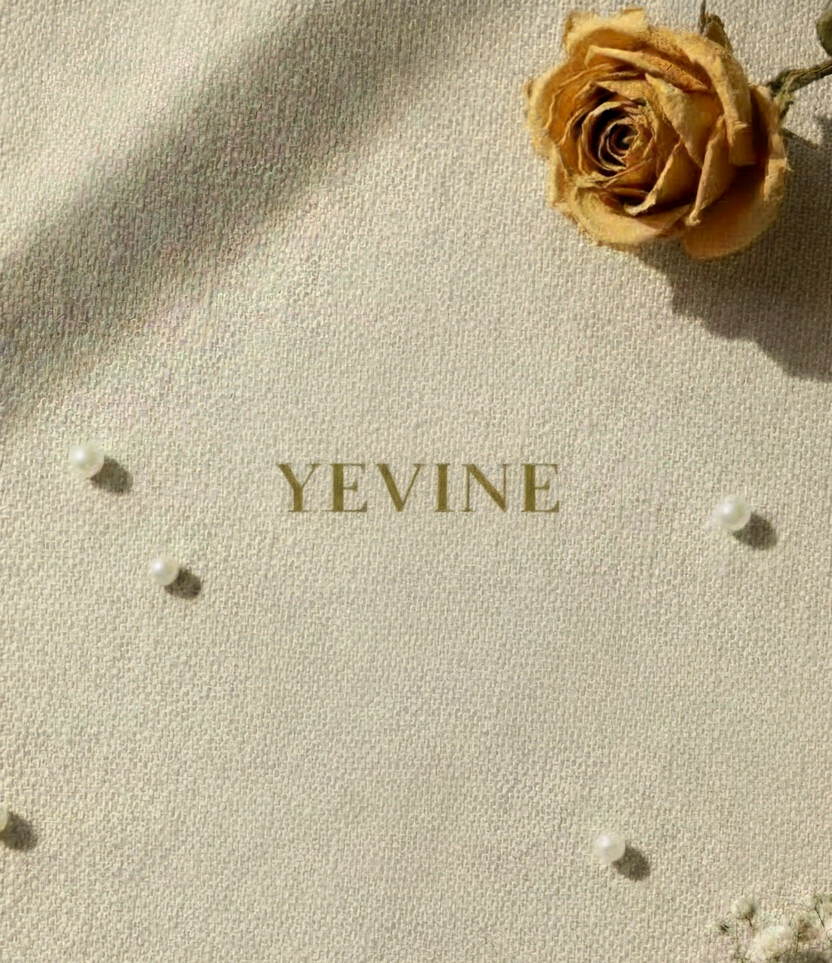 YEVINE 单logo图
